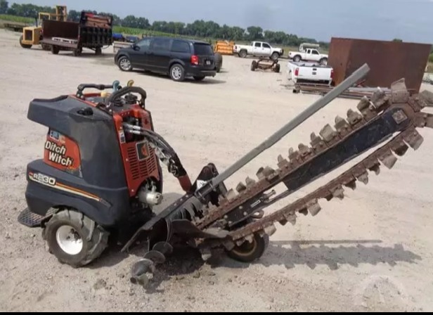 DITCH-WITCH-R230