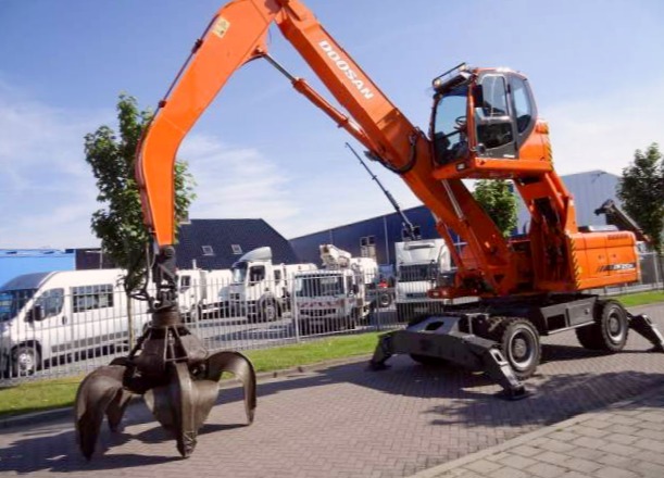 DOOSAN-S225NLC-V