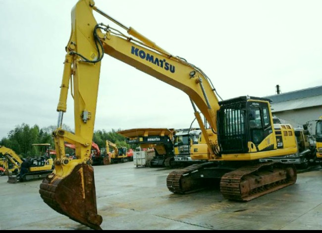 KOMATSU-PC200
